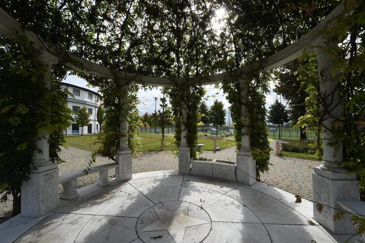 Hotel Novarello Granozzo con Monticello Eksteriør billede
